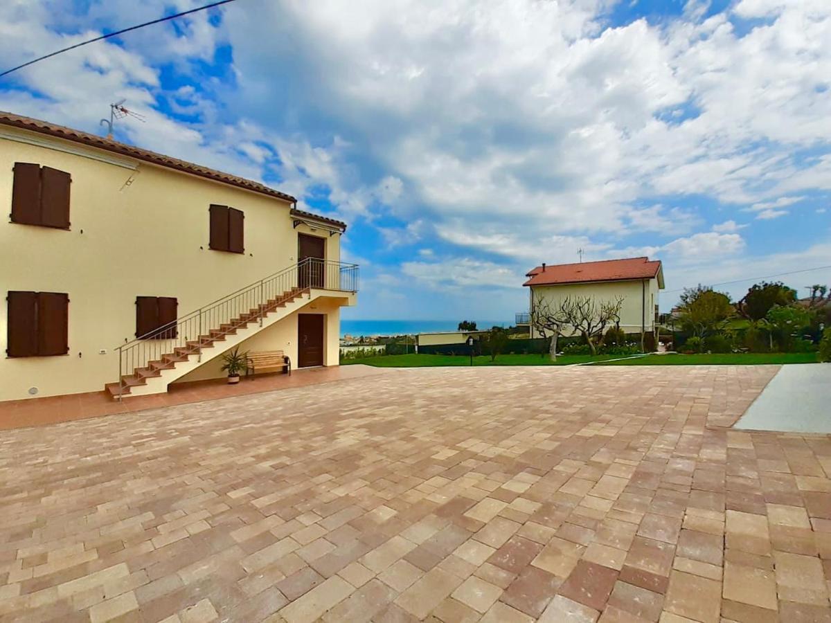 Casa Vacanze Con Vista Mare E Giardino - Amanecer Marzocca Zewnętrze zdjęcie