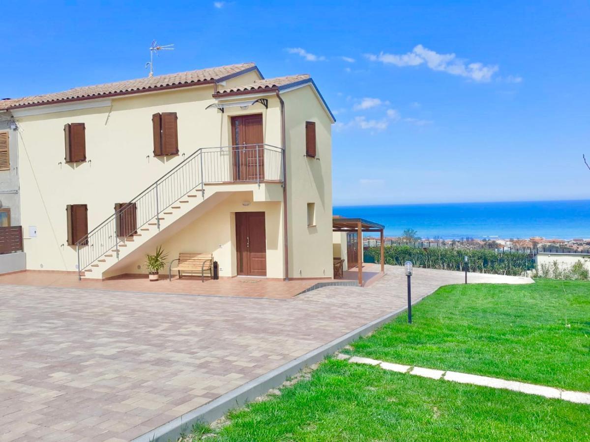 Casa Vacanze Con Vista Mare E Giardino - Amanecer Marzocca Zewnętrze zdjęcie