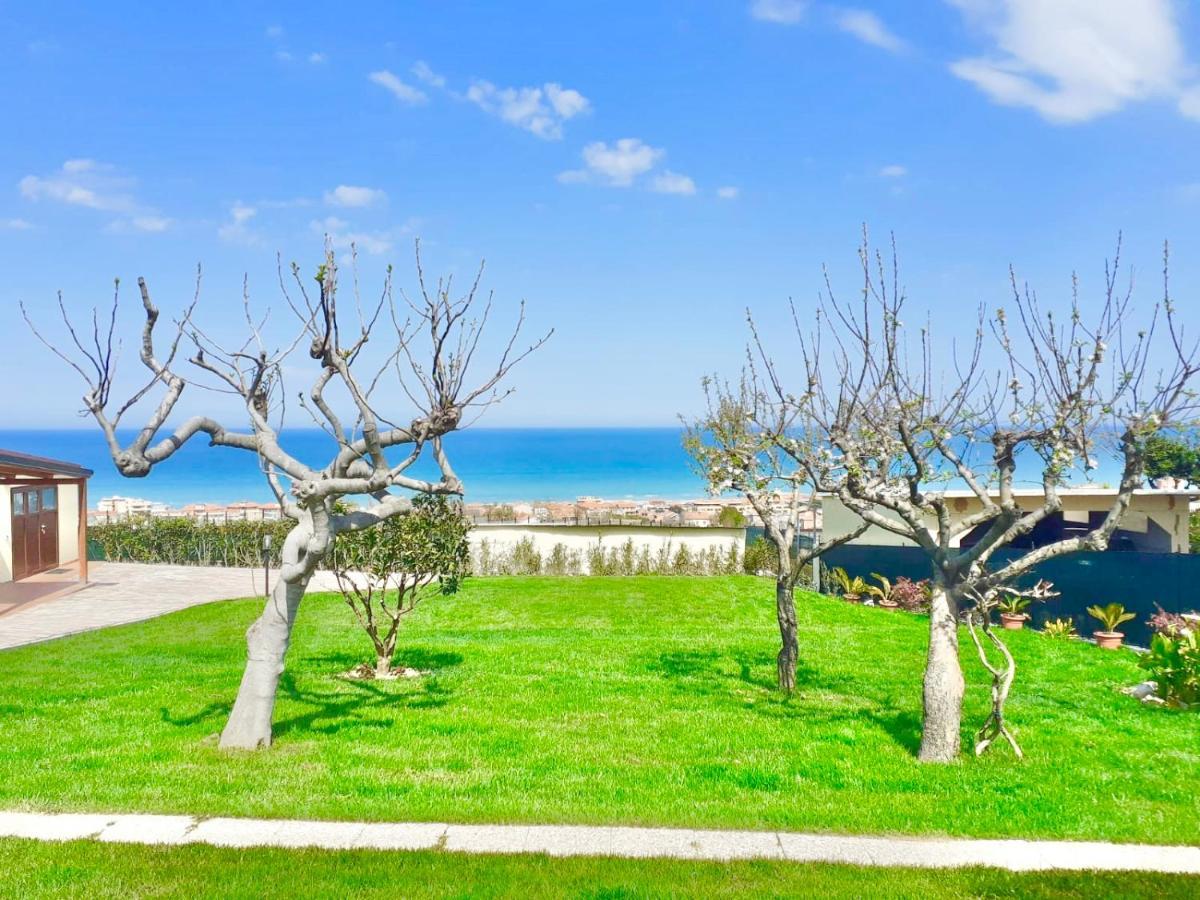 Casa Vacanze Con Vista Mare E Giardino - Amanecer Marzocca Zewnętrze zdjęcie